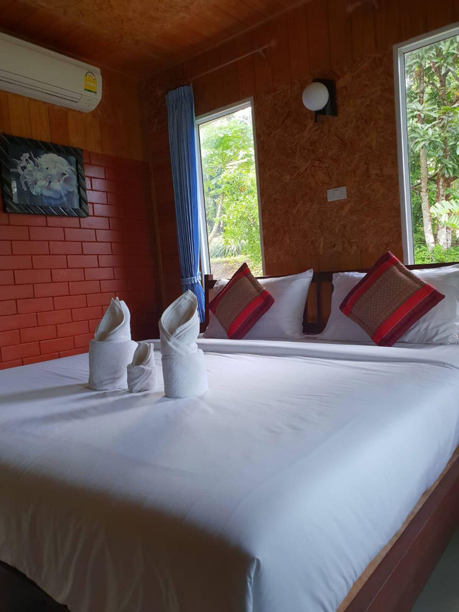 Baan Suan Hill Resort Ban Tha Khun Ngoại thất bức ảnh